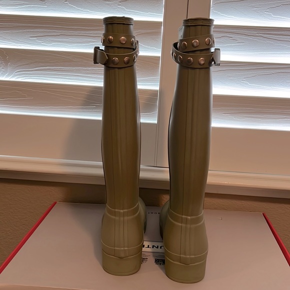 HUNTER tall Wedge Backstrap Boot in Sage - Picture 3 of 10